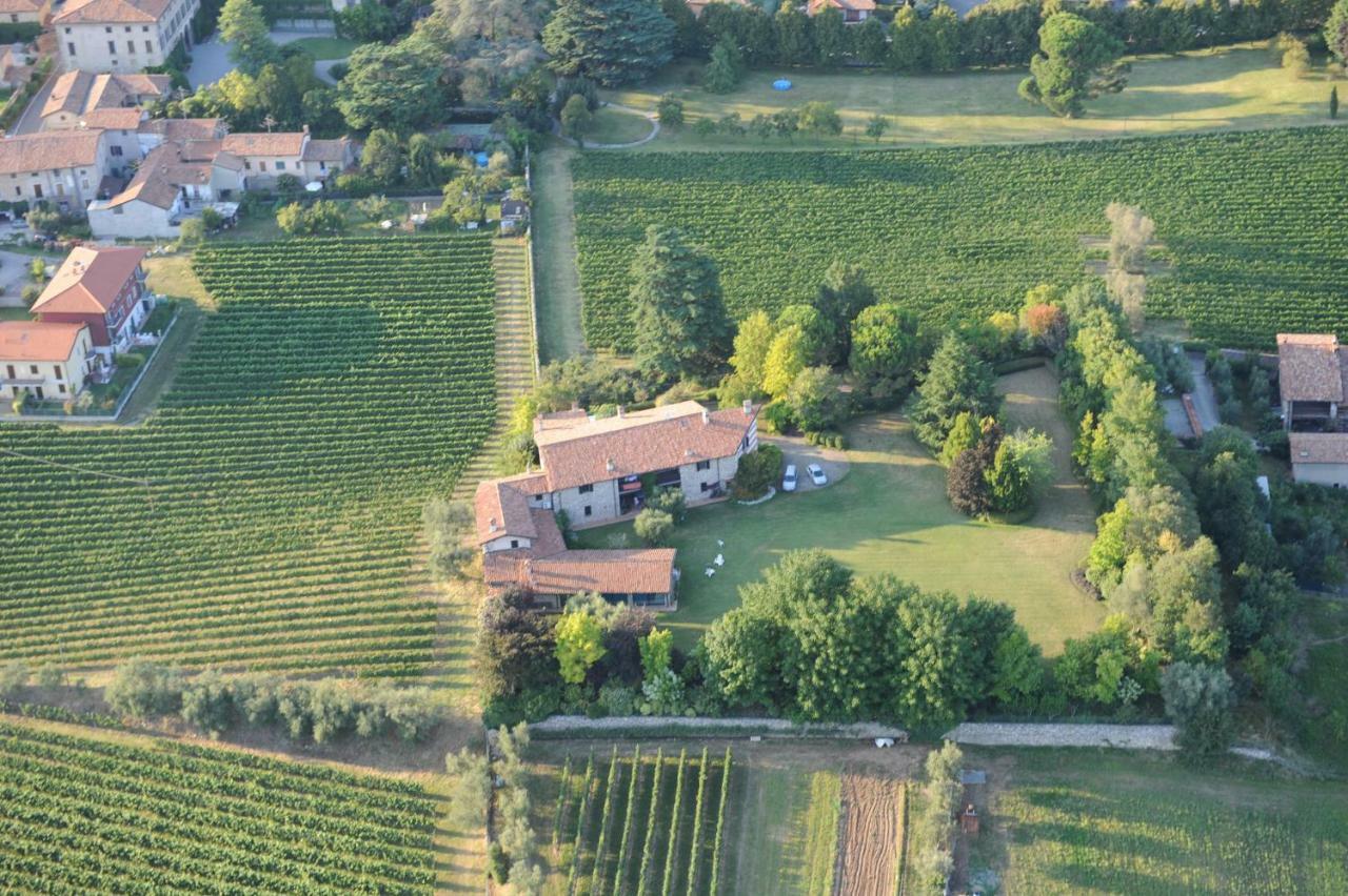 B&B Il Dosso Corte Franca Bagian luar foto