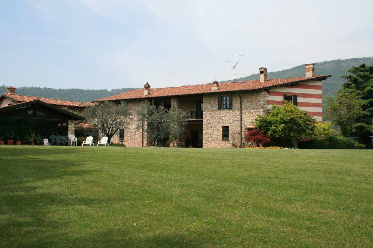 B&B Il Dosso Corte Franca Bagian luar foto