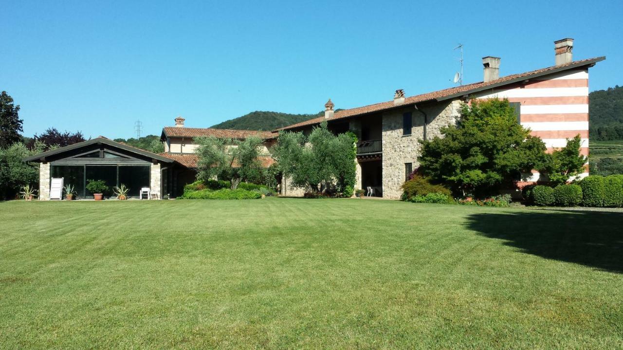 B&B Il Dosso Corte Franca Bagian luar foto