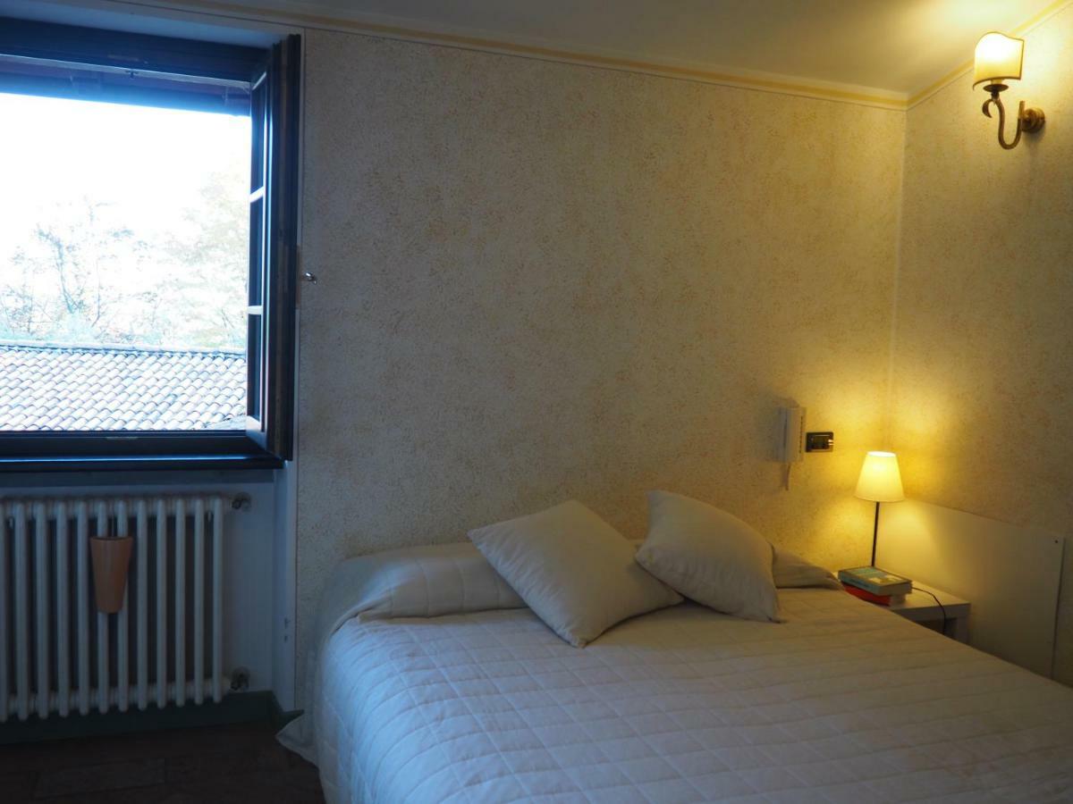 B&B Il Dosso Corte Franca Bagian luar foto